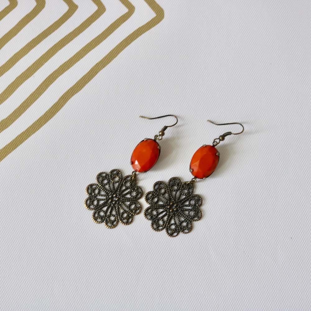 Faux Gem Médaillon Earring